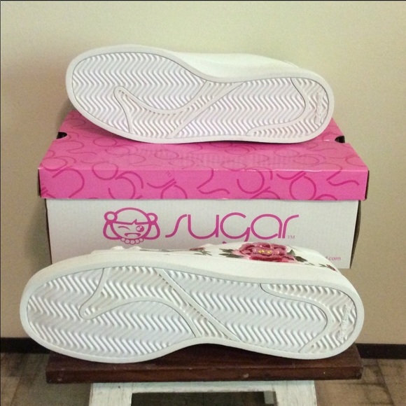 🆕 Floral Embroidered Sneaker - Picture 5 of 12